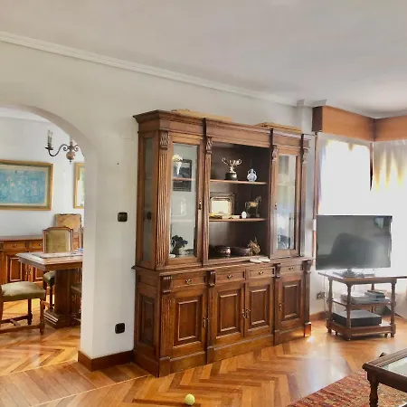 Holiday home Al Lado De La Playa Con Piscina Privada, Jardin Y Barbacoa, Fronton, 6 Laredo