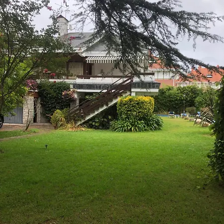 Al Lado De La Playa Con Piscina Privada, Jardin Y Barbacoa, Fronton, 6 Holiday home Laredo