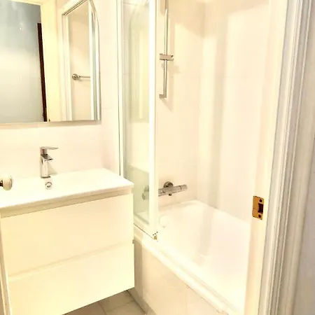 Al Lado De La Playa Con Piscina Privada, Jardin Y Barbacoa, Fronton, 6 Hébergement de vacances *